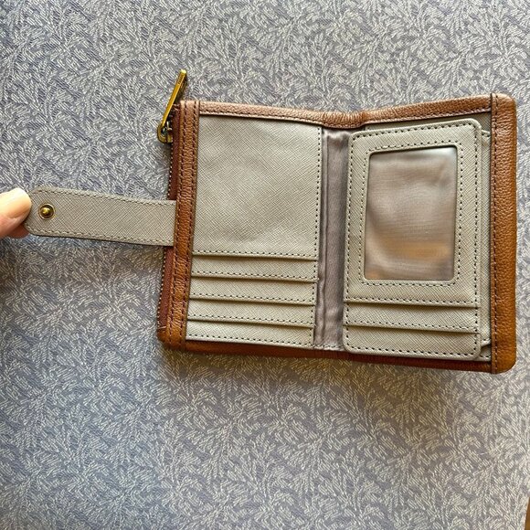 Fossil Lainie Brown Pebbled Leather Bi-Fold Women's Wallet - Picture 4 of 4
